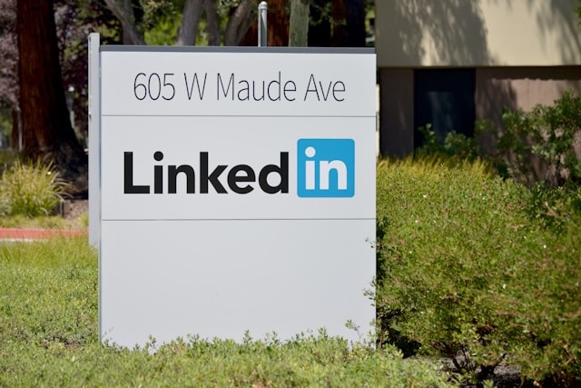 LinkedIn urovnal žalobu kvůli vysokým poplatkům za reklamu